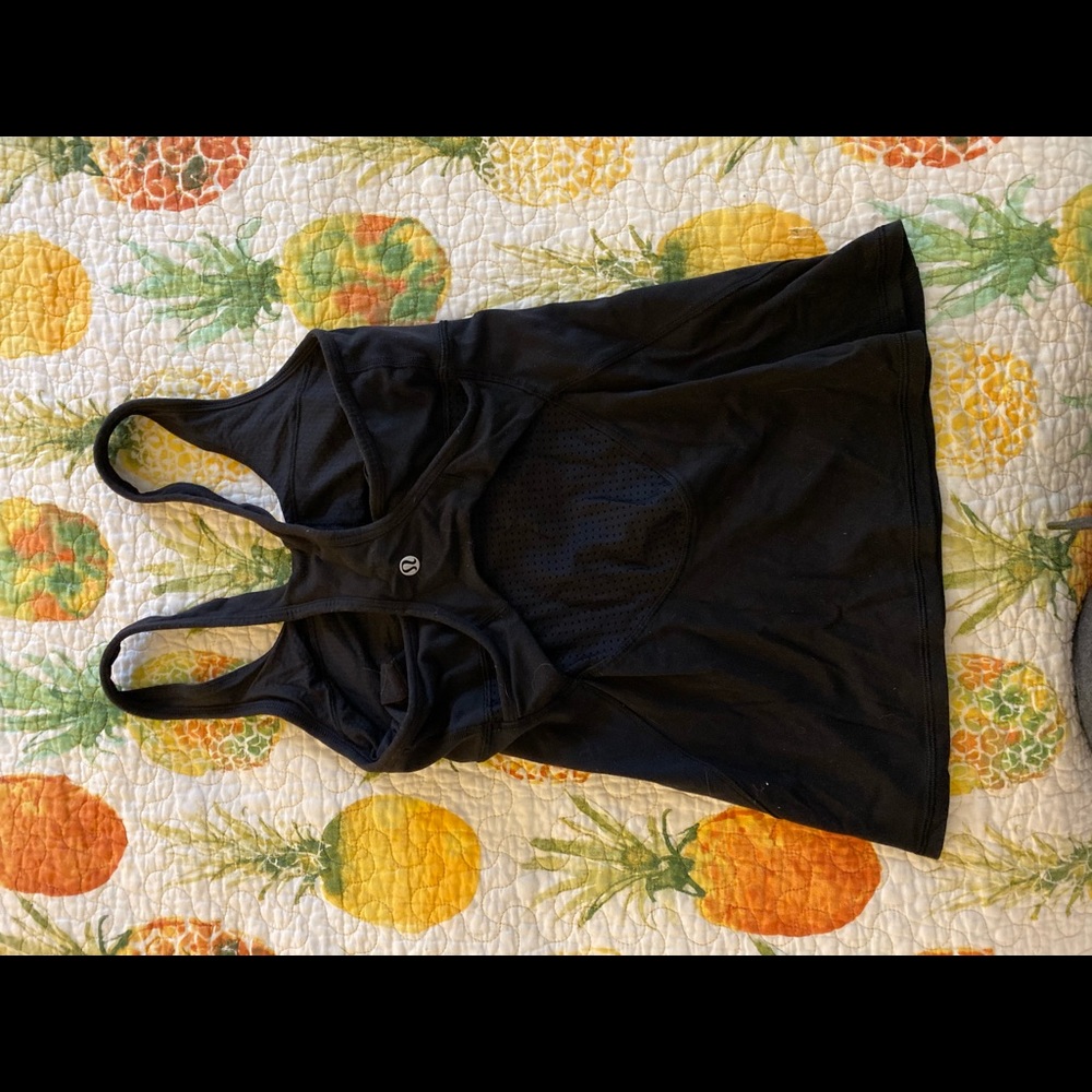 Lululemon top built in sports bra (no padding)